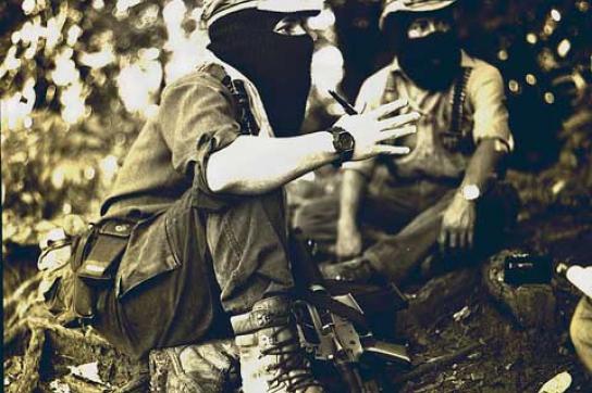 Subkommandant Marcos und Kommandant Tacho vom Ejercito Zapatista de Liberación Nacional (EZLN) im lakondonischen Urwald, Chiapas
