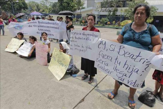 Unterstützungsaktion für Beatriz in El Salvador