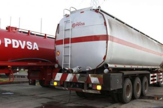 Tanklastwagen des venezolanischen Erdölunternehmens PDVSA
