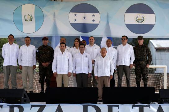 Von links nach rechts: Die Präsidenten Jimmy Morales (Guatemala), Juan Orlando Hernández (Honduras) und Salvador Sánchez Cerén (El Salvador) bei ihrem Treffen am 15. November