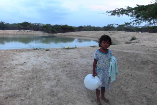 Kinder der indigenen Volksgruppe der Wayú in der Region La Guajira leiden an Hunger oder Wassermangel