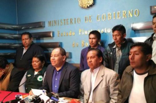 Vertragsparteien nach der Einigung über den Anbau von Koka in Bolivien