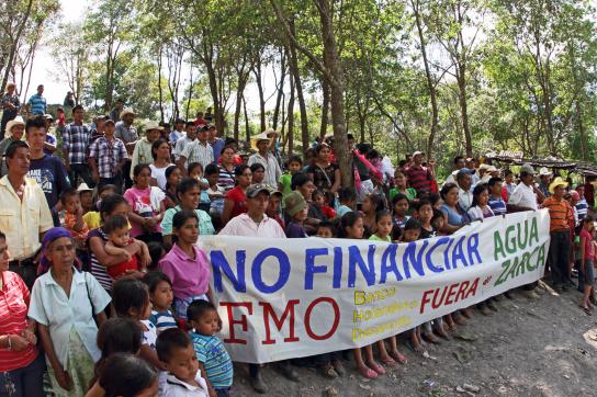 Protest der Gemeinden der Lenca-Volksgruppe in Honduras gegen die FMO-Bank