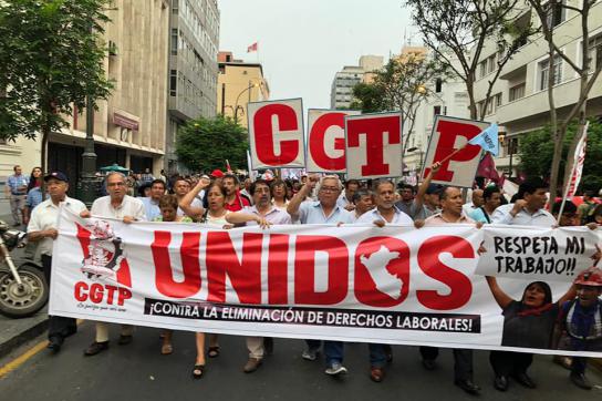Demonstrierende der Gewerkschaft CGTP