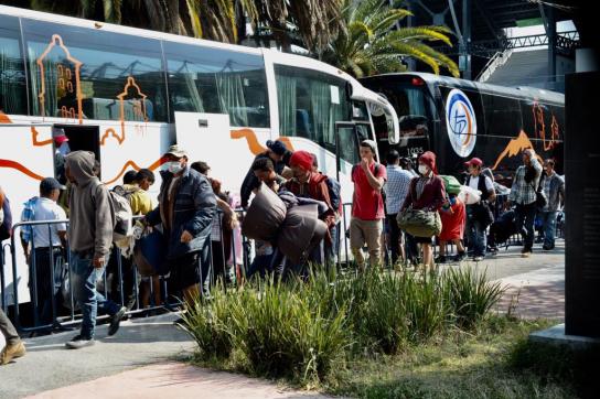 Ankunft von Migrantenfamilien in Flüchtlingsunterkünften in Mexiko-Stadt am vergangenen Montag