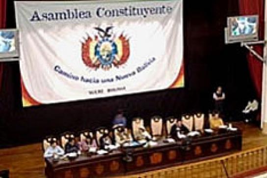 Bolivien: Verfassungsentwurf verabschiedet