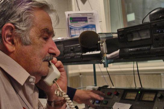 Uruguay: Mujica knüpft Kontakte