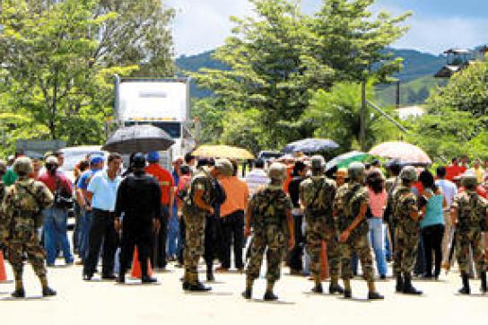 Grenzstadt Las Manos militarisiert Zelaya erreicht Grenze von Honduras